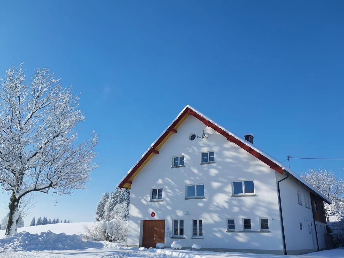 Allgaeu Bergblick ลอยท์เคียร์ช อิม อัลล์กอย ภายนอก รูปภาพ